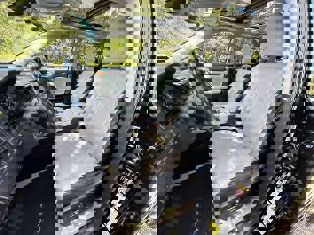 Vehicle image 13 of 30