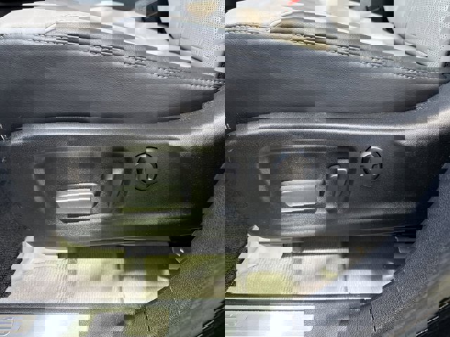 Vehicle image 16 of 30
