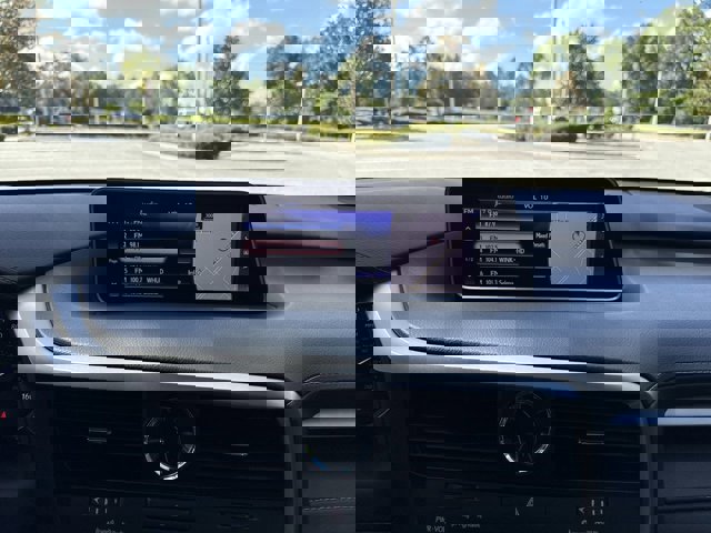 Vehicle image 20 of 30