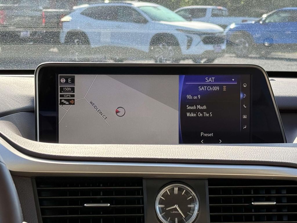 Vehicle image 10 of 33