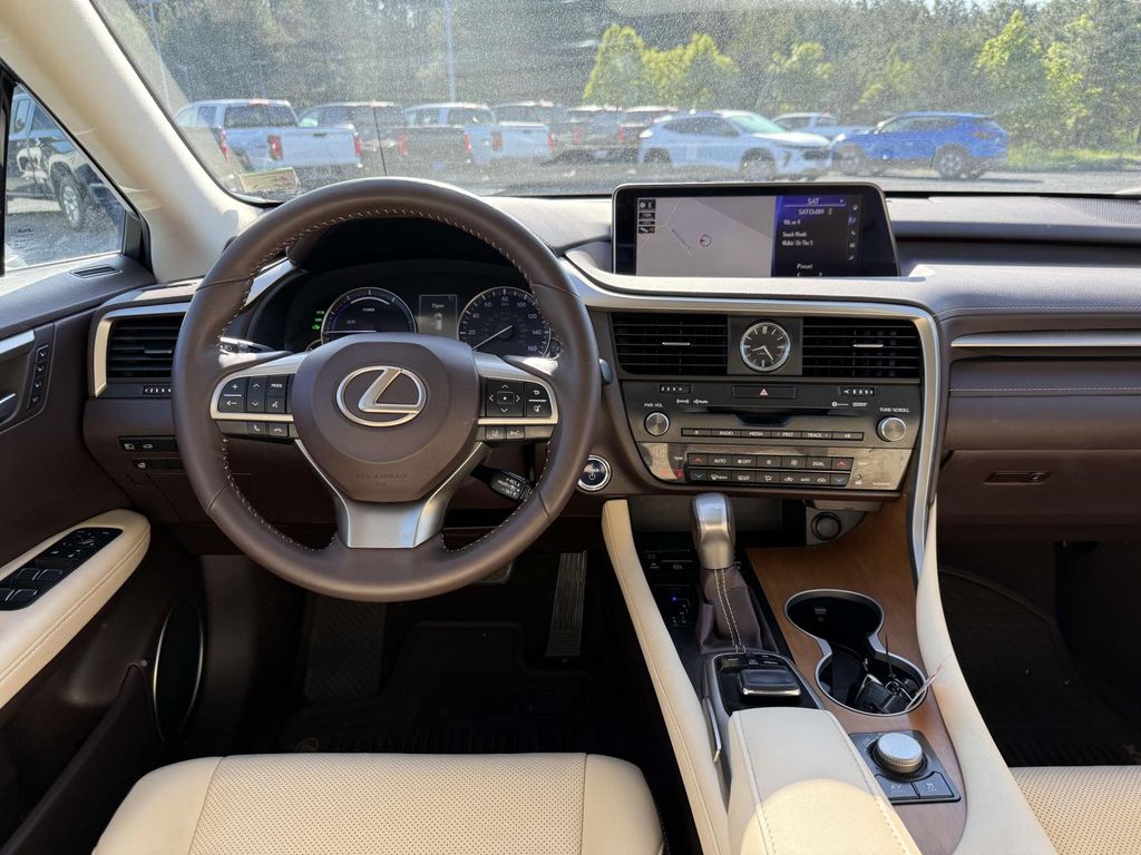 Vehicle image 8 of 33
