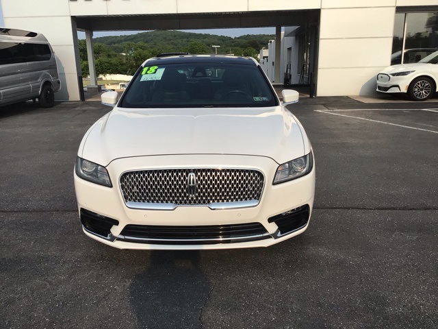 2018 Lincoln Continental Select Image 2 of 22