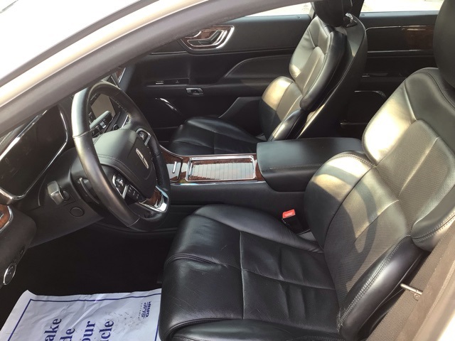 2018 Lincoln Continental Select Image 8 of 22