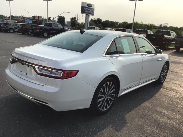 2018 Lincoln Continental Select Image 4 of 22
