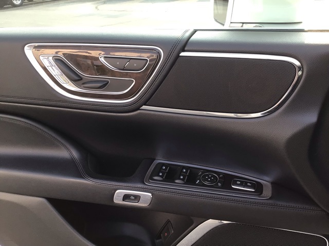 2018 Lincoln Continental Select Image 15 of 22