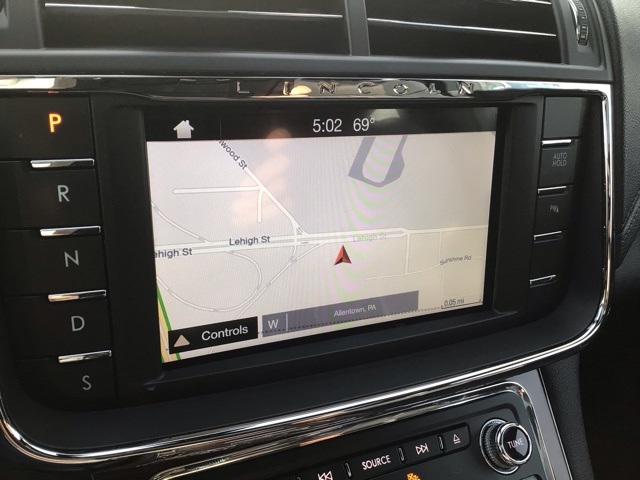 2018 Lincoln Continental Select Image 13 of 22