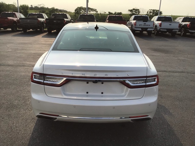 2018 Lincoln Continental Select Image 5 of 22