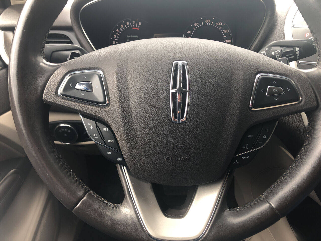 Vehicle image 37 of 46