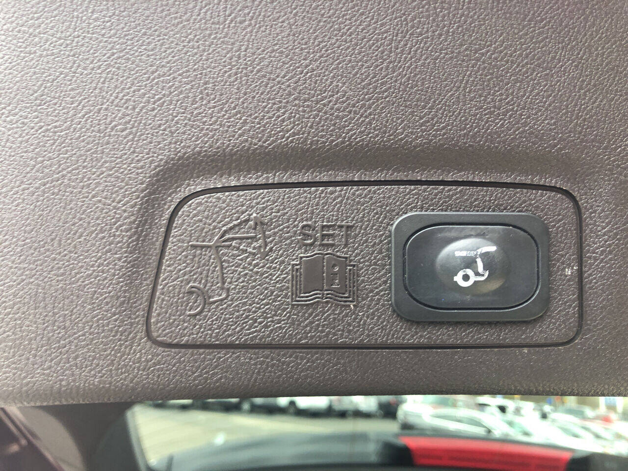 Vehicle image 22 of 46