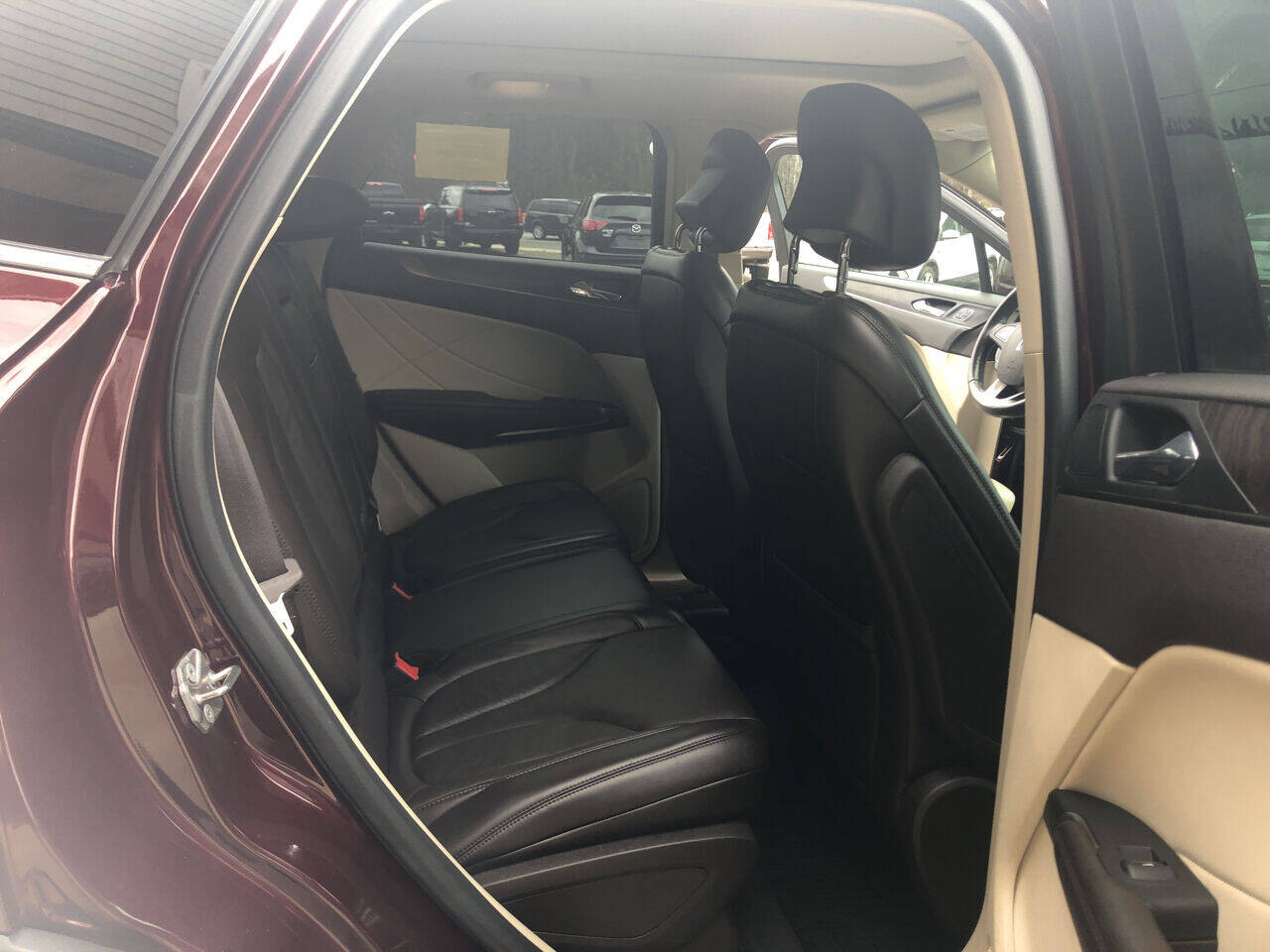 Vehicle image 29 of 46