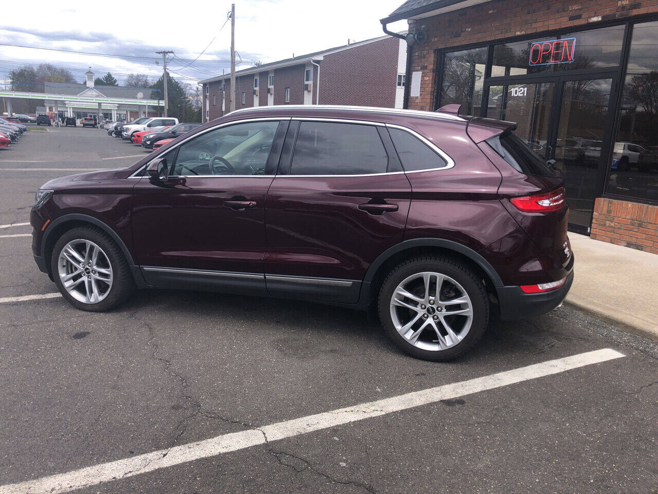 Vehicle image 14 of 46
