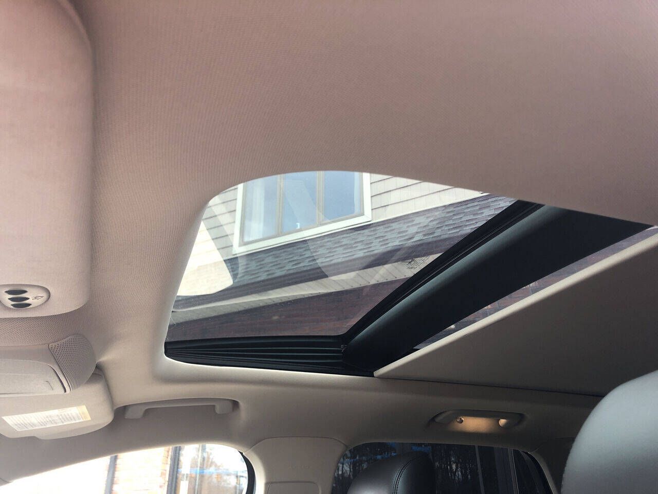 Vehicle image 31 of 46