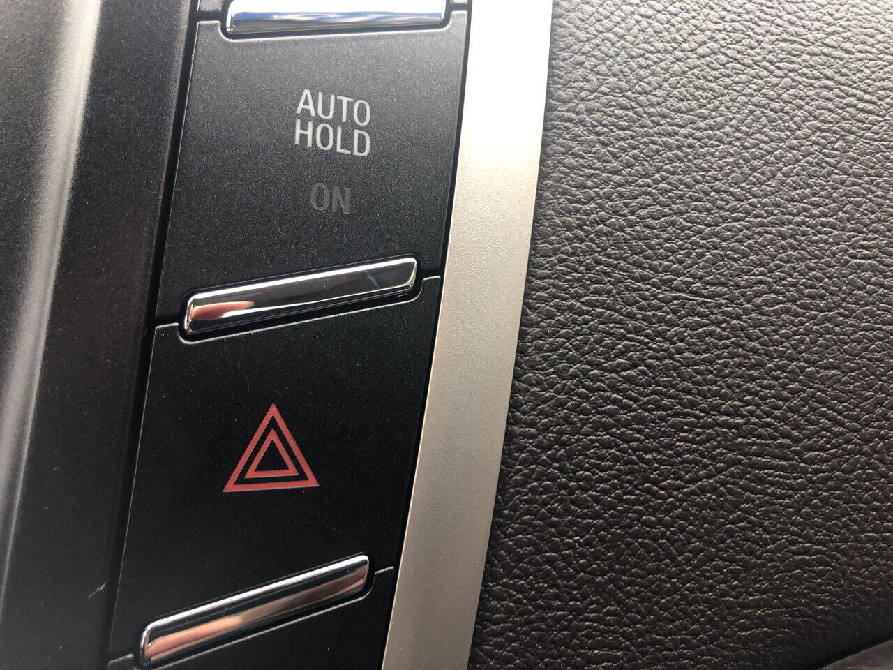 Vehicle image 41 of 46