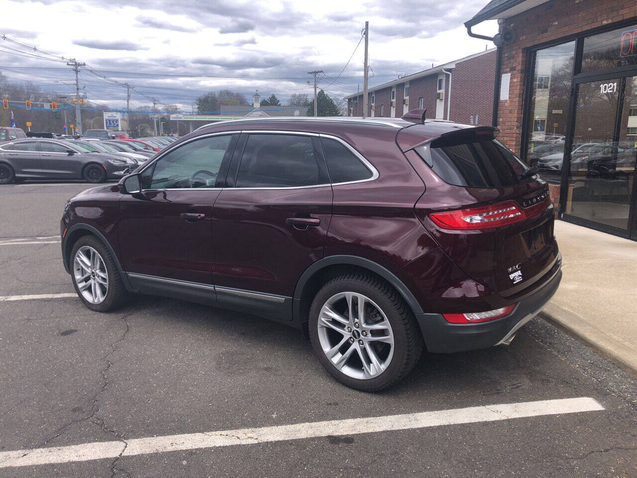 Vehicle image 16 of 46