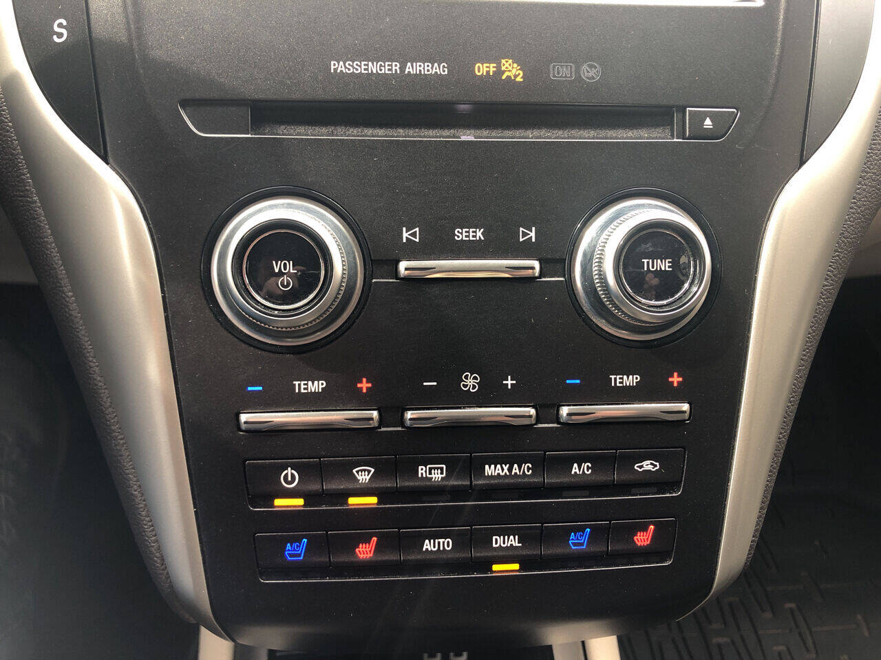 Vehicle image 39 of 46