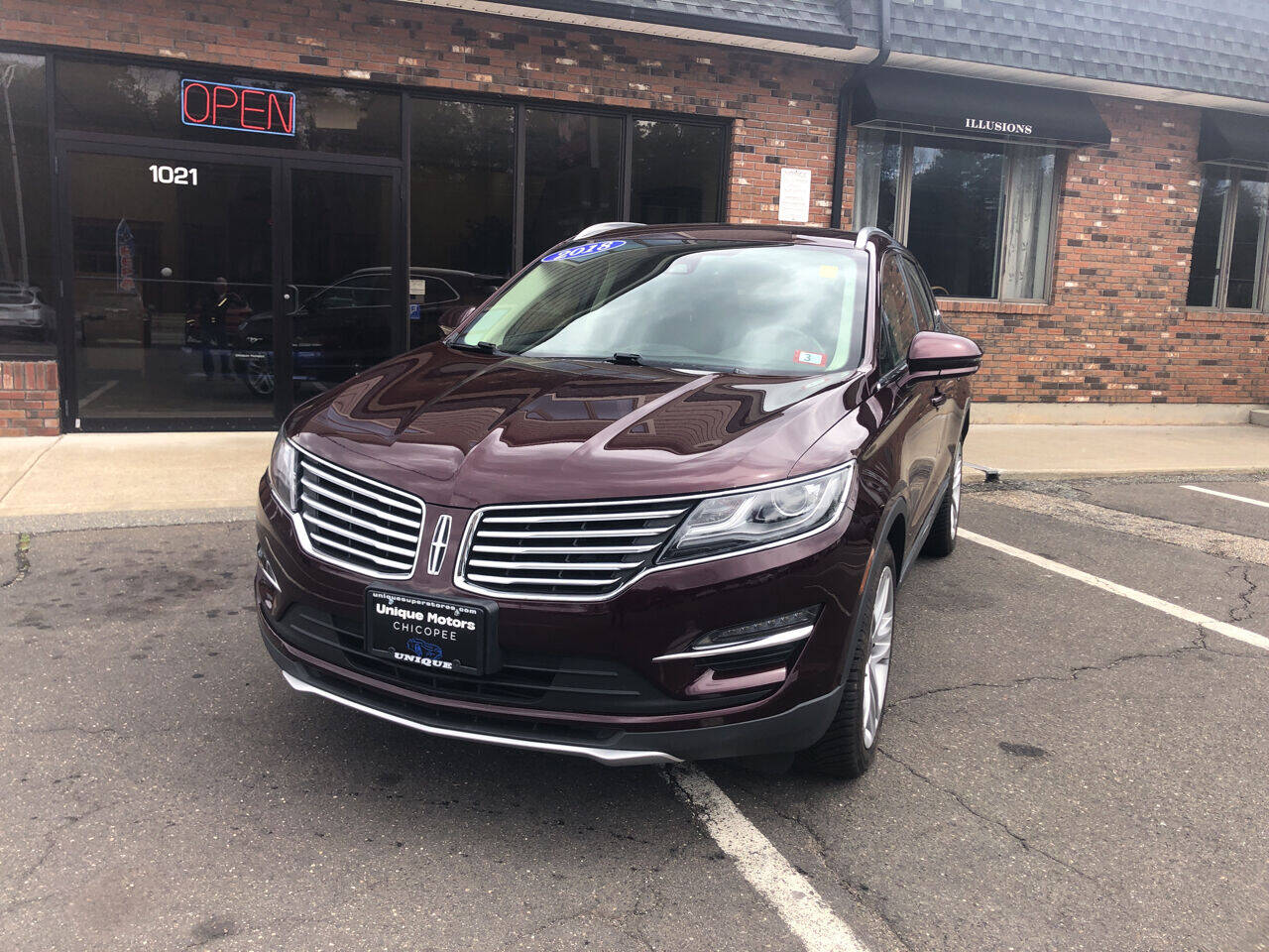 Vehicle image 4 of 46
