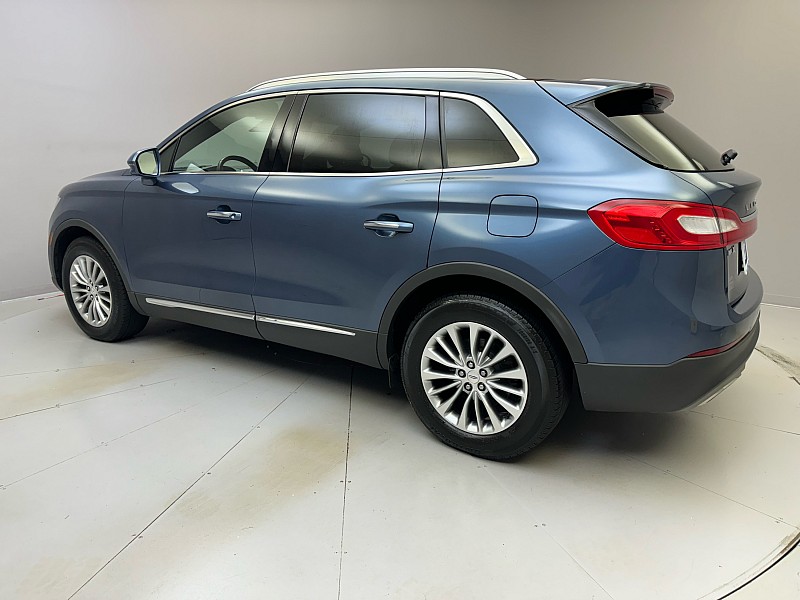 Vehicle image 8 of 42