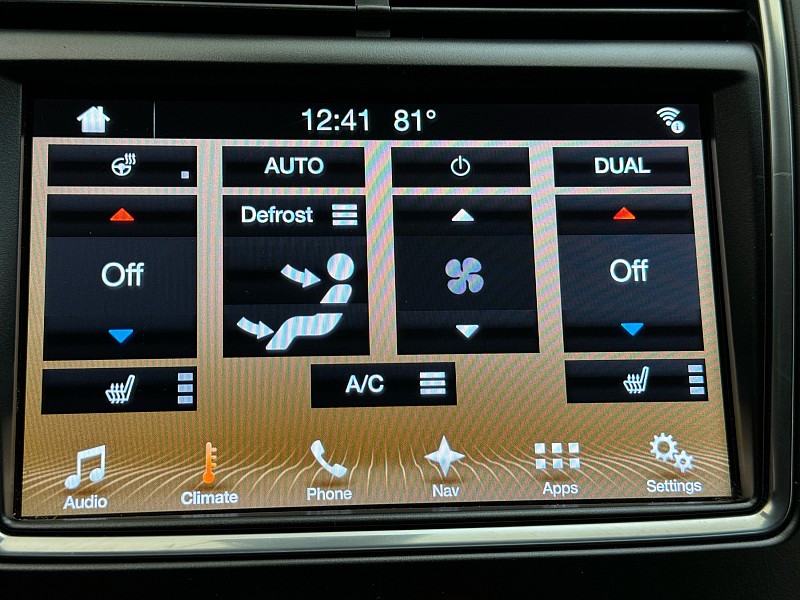 Vehicle image 31 of 42