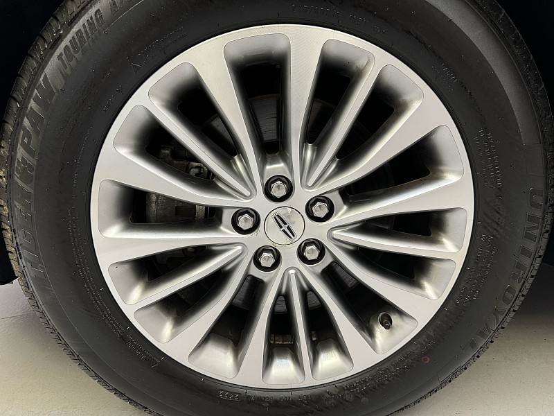 Vehicle image 11 of 42