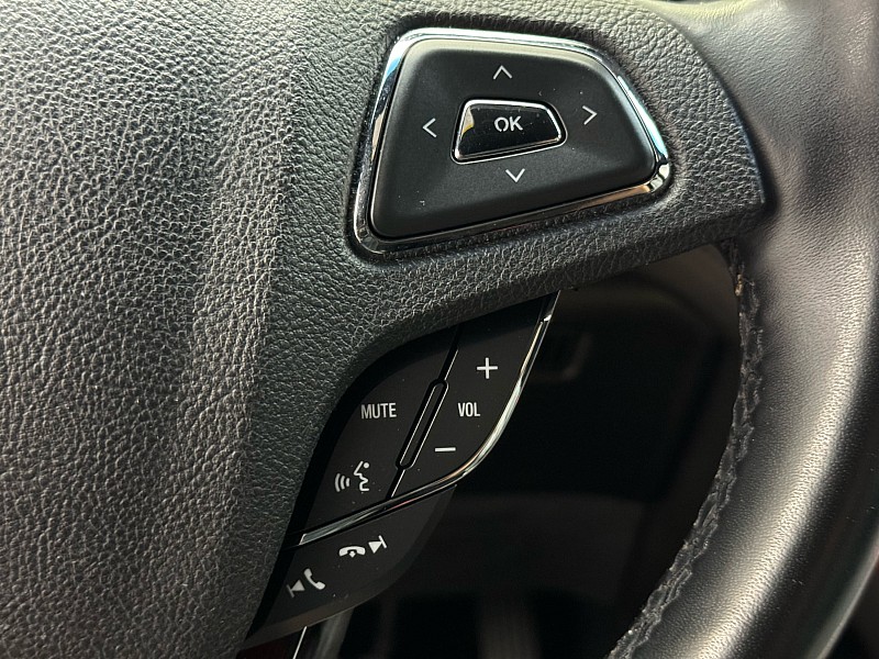 Vehicle image 33 of 42