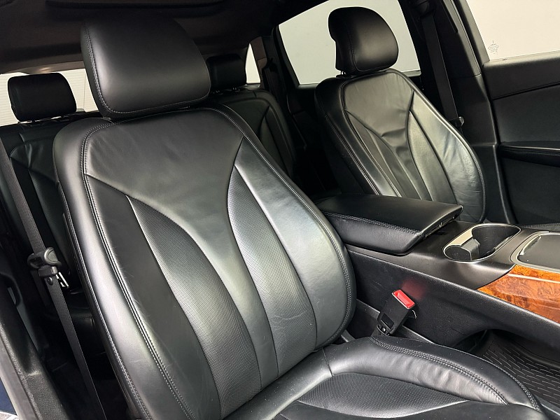 Vehicle image 13 of 42