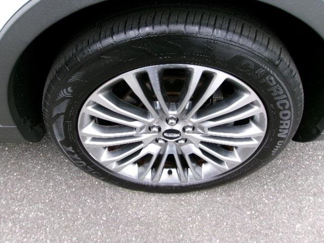 Vehicle image 5 of 10