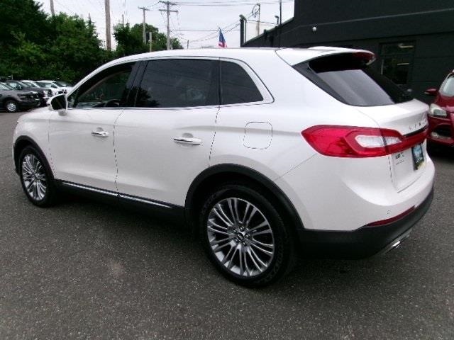 Vehicle image 4 of 10