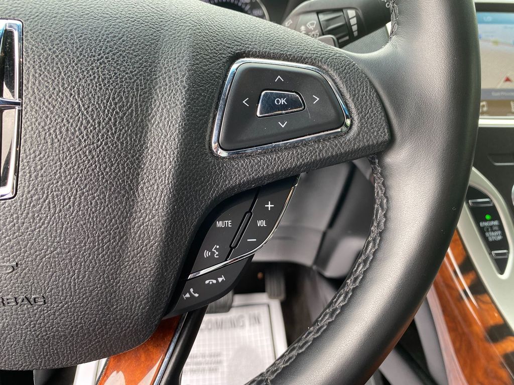 Vehicle image 16 of 30