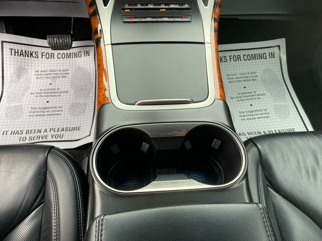 Vehicle image 21 of 30