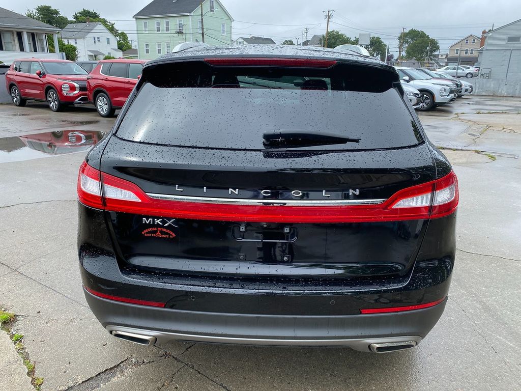 Vehicle image 12 of 30