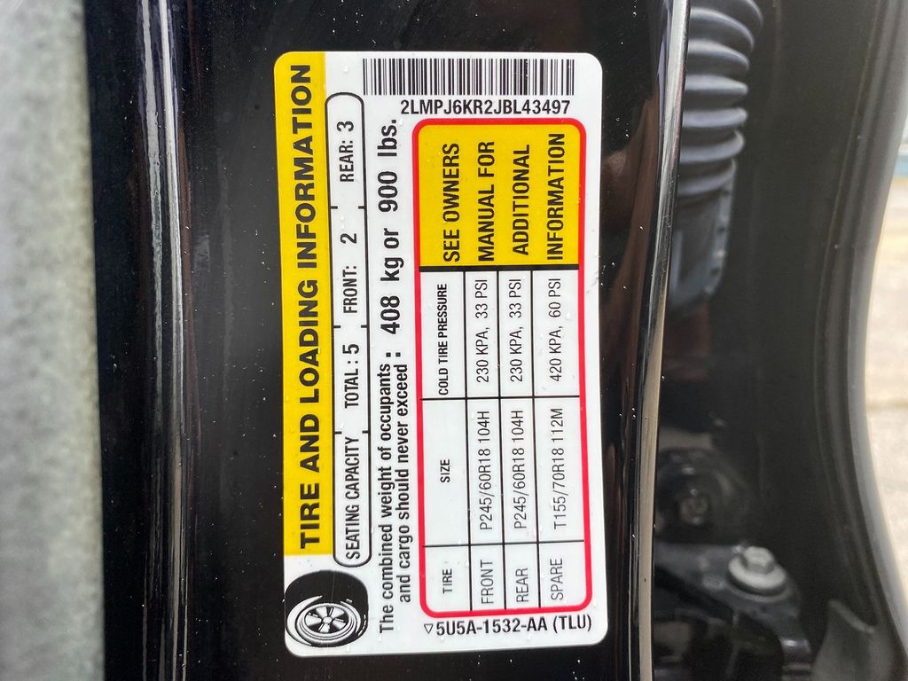 Vehicle image 26 of 30