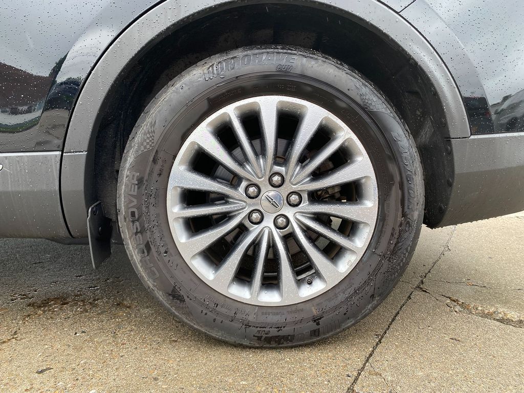 Vehicle image 9 of 30