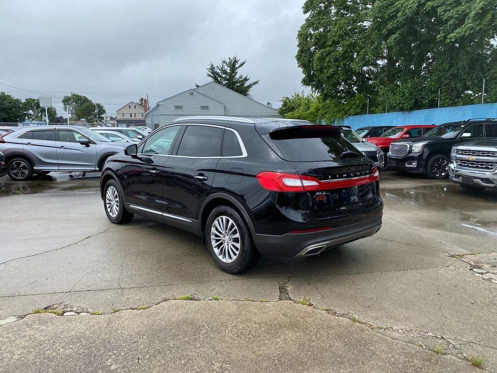 Vehicle image 7 of 30