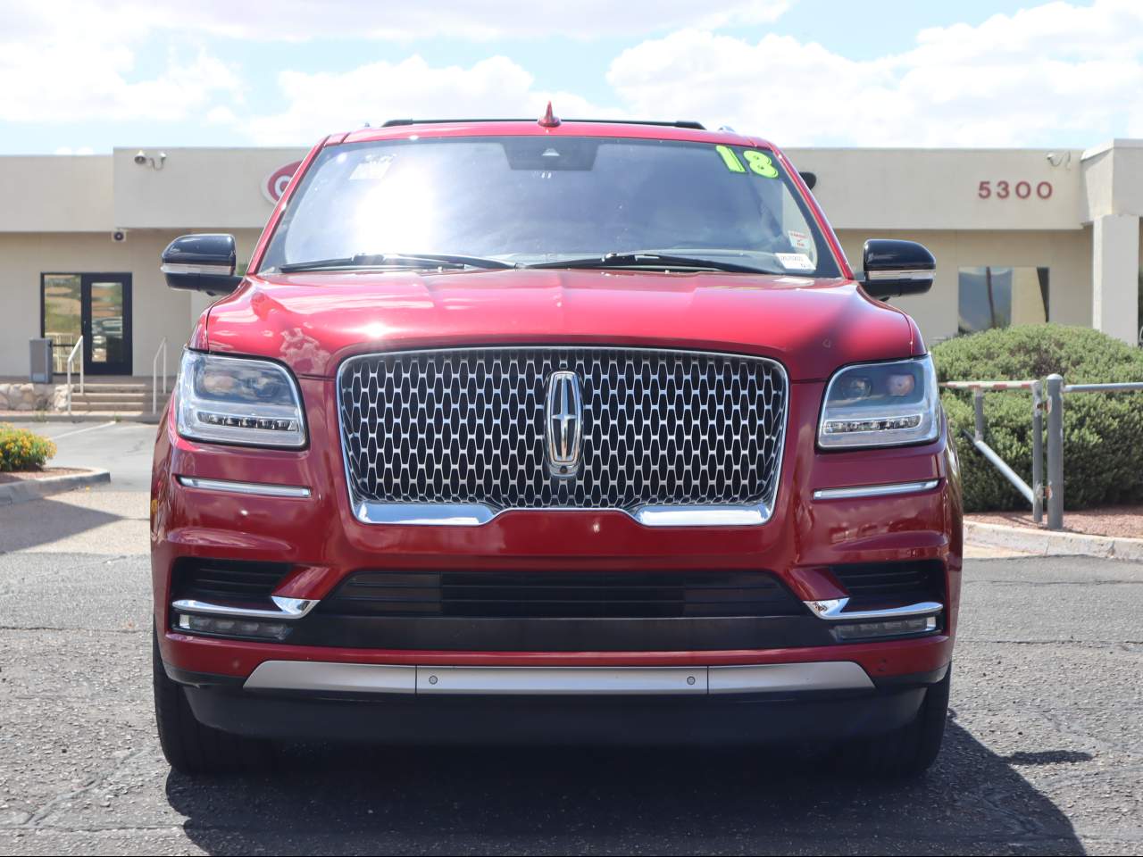 2018 Lincoln Navigator Reserve Image 2 of 16