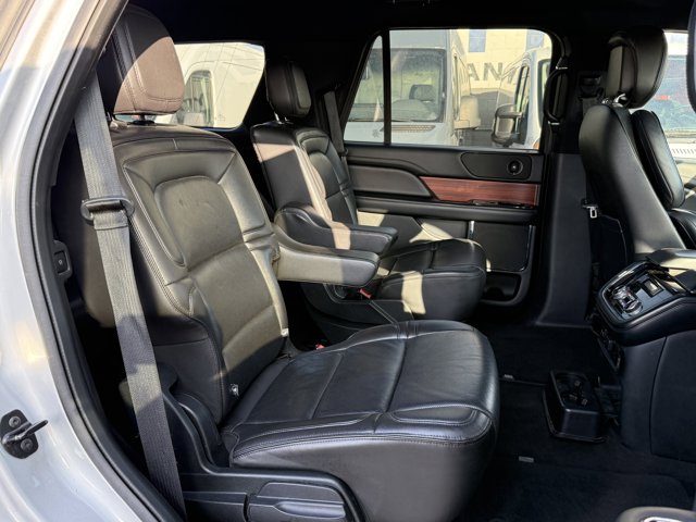 Vehicle image 23 of 27