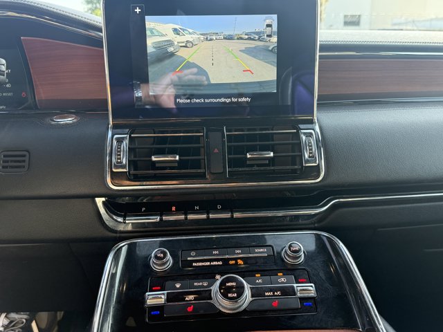 Vehicle image 14 of 27