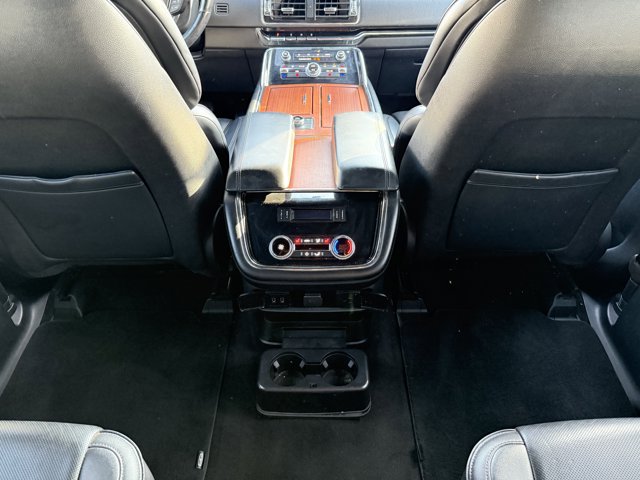 Vehicle image 20 of 27