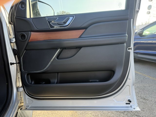 Vehicle image 26 of 27