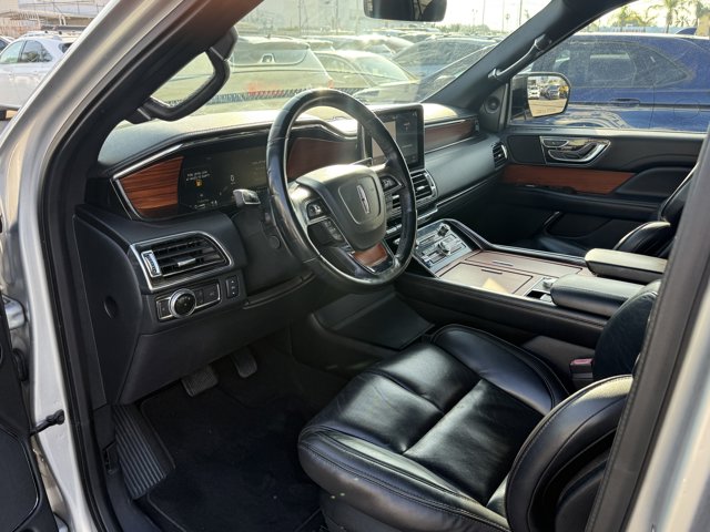 Vehicle image 11 of 27