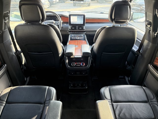 Vehicle image 19 of 27