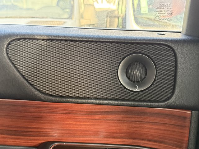 Vehicle image 22 of 27