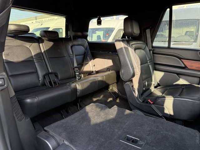 Vehicle image 17 of 27
