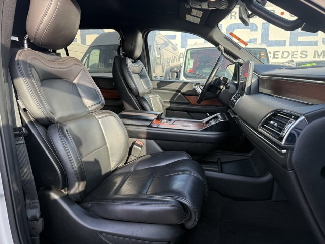 Vehicle image 25 of 27