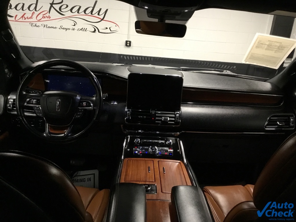 Vehicle image 29 of 49