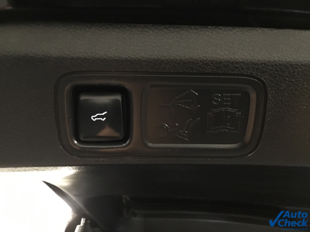 Vehicle image 39 of 49