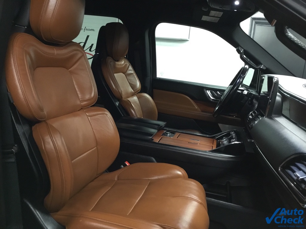 Vehicle image 17 of 49