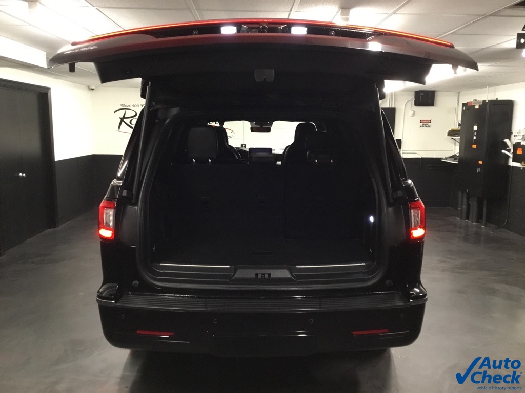 Vehicle image 16 of 49