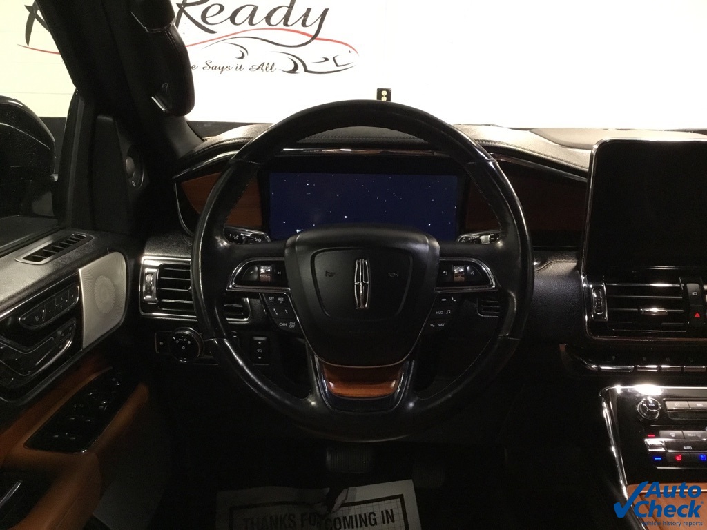 Vehicle image 28 of 49