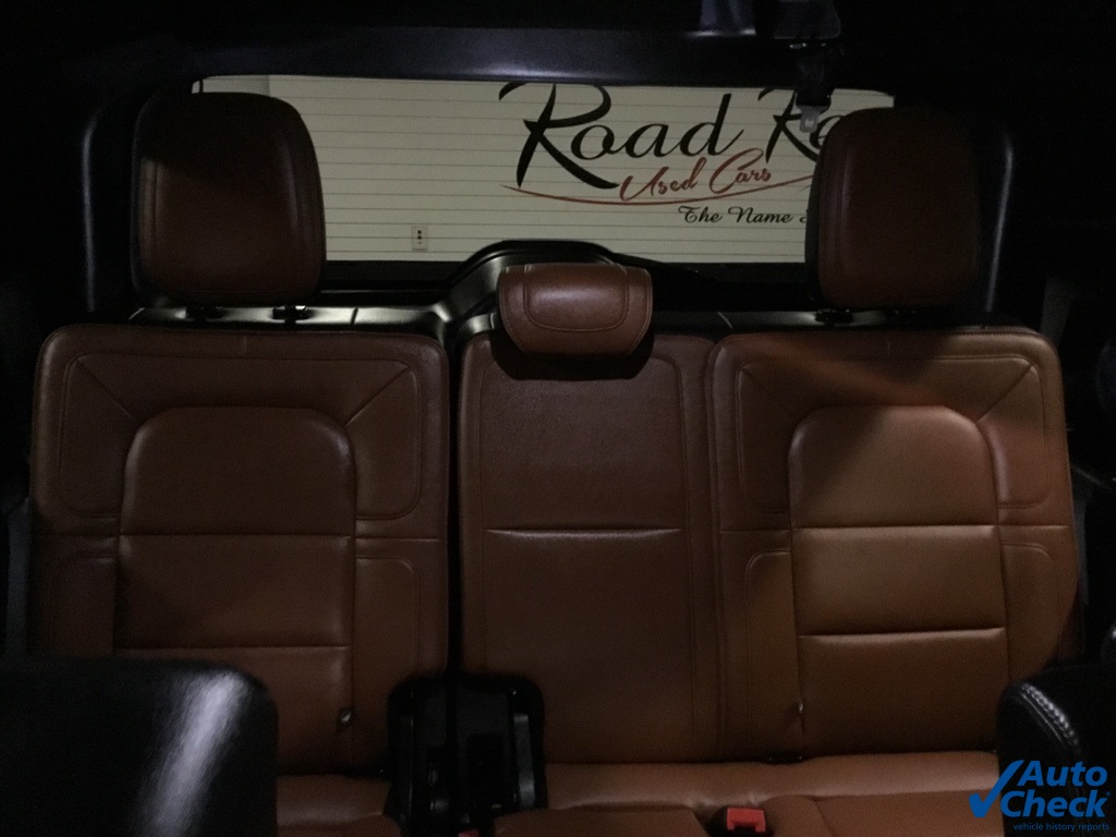 Vehicle image 23 of 49
