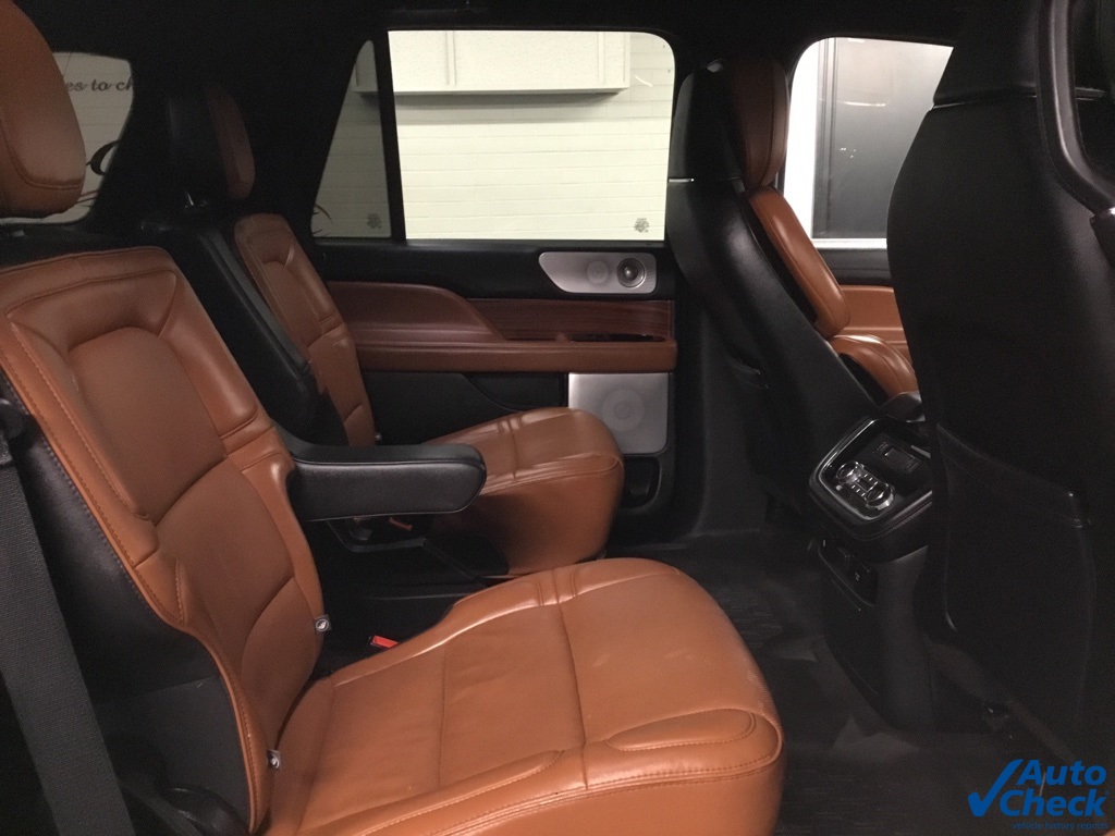 Vehicle image 19 of 49